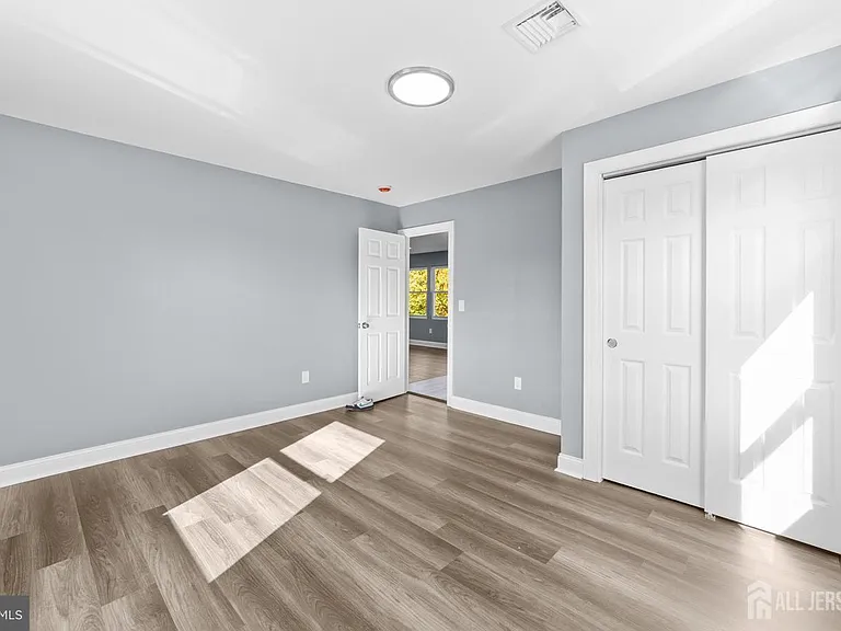 245 William St #A — Photo 3