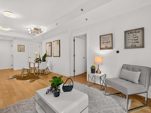 3rd image of 333 Beale St APT 3A