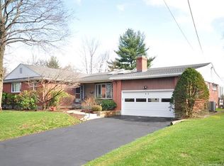 65 W Ridge Dr, West Hartford, CT 06117