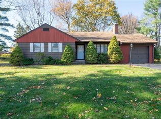 22 Holmes Cir, Farmington, CT 06032