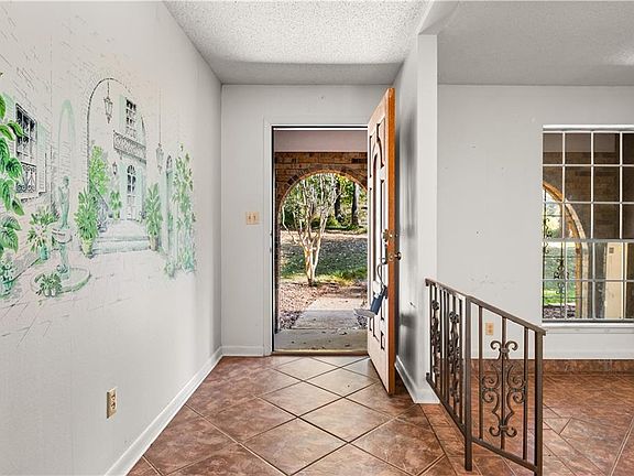 4th image of 8519 Fairway Dr