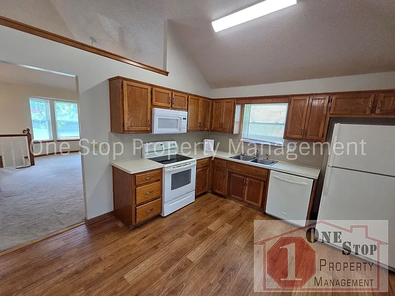 7902 NW 79th Pl — Photo 9