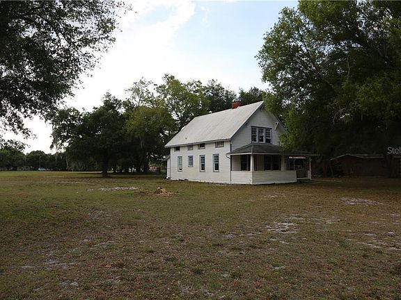 3rd image of 510 Avenue A E