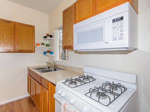 4th image of 1935 Myrtle Ave APT 7