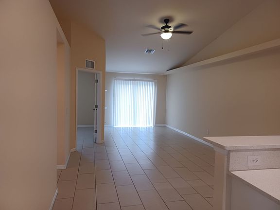 5th image of 3313-3315 SW 15th Pl #F7151b2b3