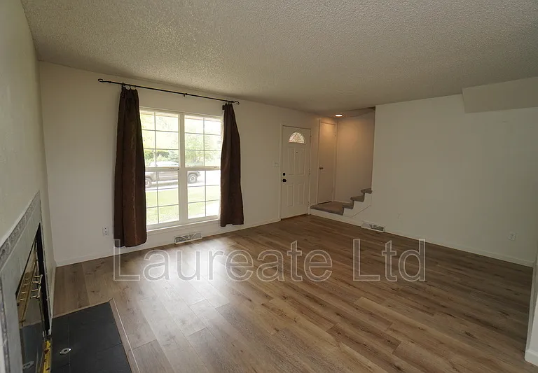 1110 Dexter St — Photo 3