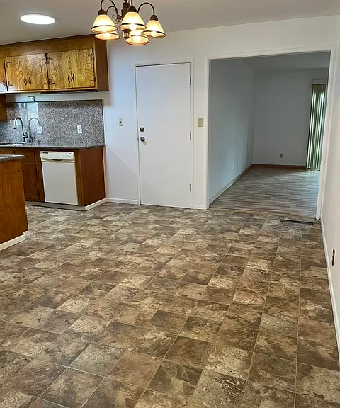 203 Coventry Dr — Photo 11