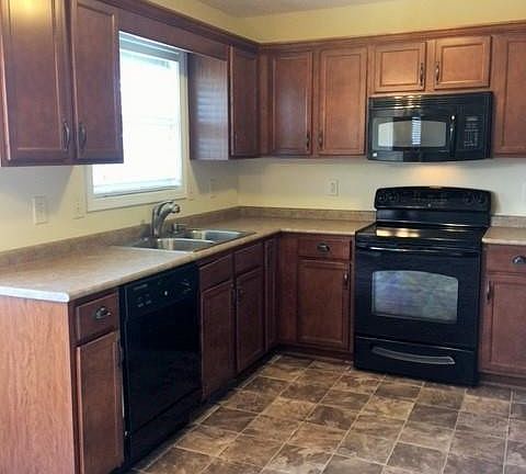 3rd image of 1608 Buchanon Dr