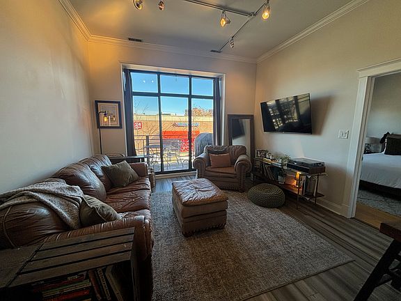 3rd image of 4050 N Lincoln Ave Unit 204