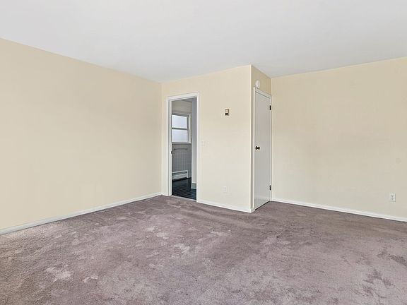 4th image of 110 Webster Ave Floor 1