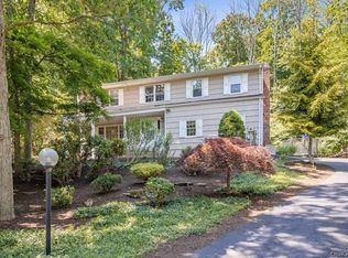 53 W Gate Rd, Suffern, NY 10901