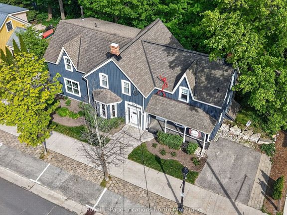 3rd image of 21 Bruce St N