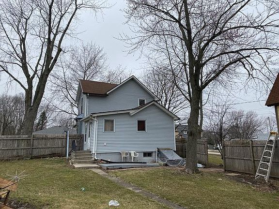 5th image of 300 East St