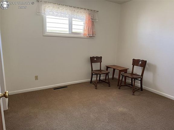 4th image of 919 Oak Ave