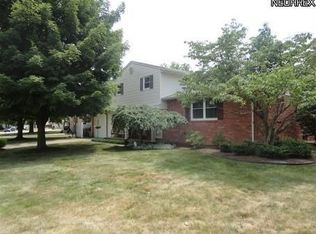 1248 Concord Cir SE, New Philadelphia, OH