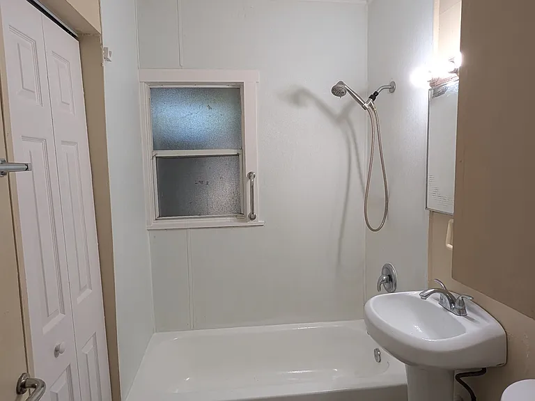 909 Magnolia Dr #HOUSE — Photo 40