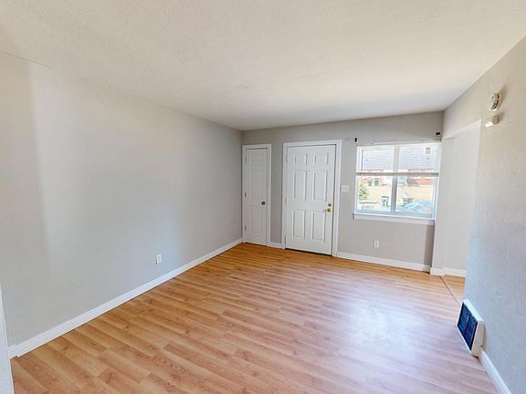 4th image of 388 S Powell Ave #388