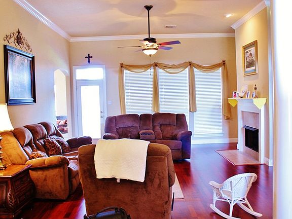 3rd image of 41282 New Orleans Dr