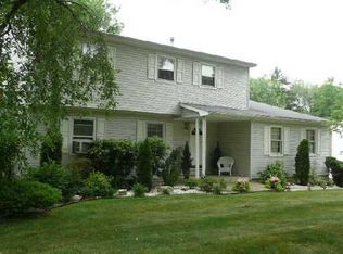 15 Mein Dr, New City, NY 10956