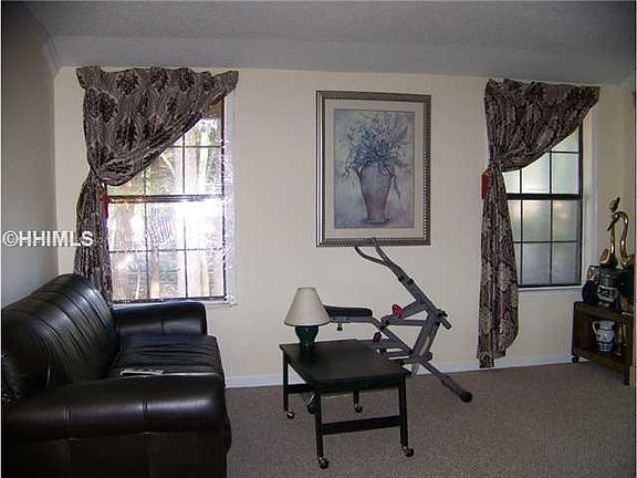 2nd image of 19 Stonegate Dr