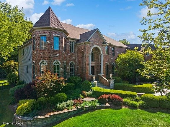 3rd image of 627 Alberosky Way