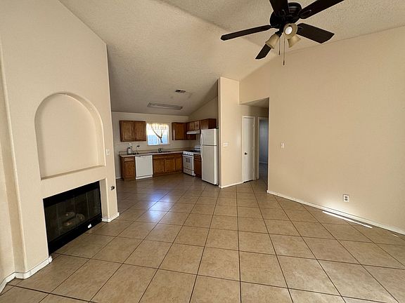 2nd image of 323 Calle Amarillo SW