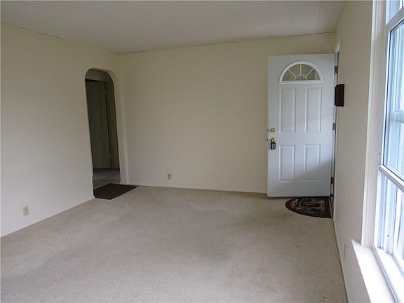 5th image of 204 E High St