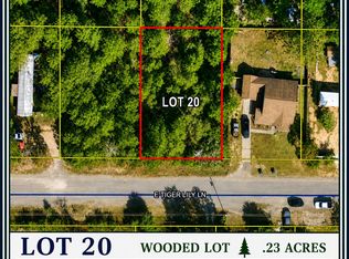 20 E Tiger Lily Ln, Defuniak Springs, FL 32433
