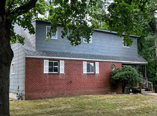 550 Prospect St, Copiague, NY 11726