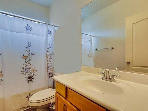 5th image of 4116 S 104th Ln