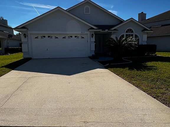 Nice long driveway