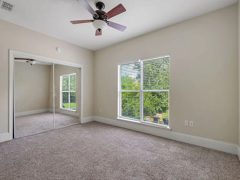 380 E Bradford Rd — Photo 12