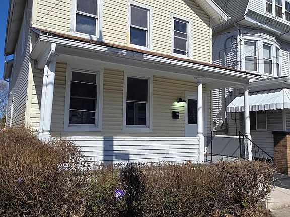 3rd image of 556 N Main St