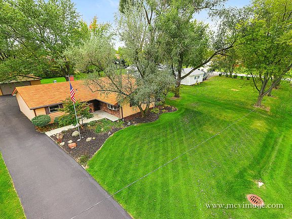 2nd image of 8841 Chadbourn Dr