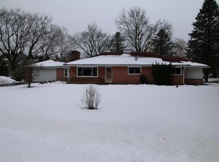 3203 W Mequon Rd, Mequon, WI 53092