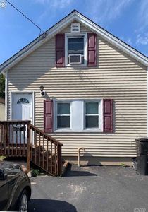 21 Lockwood Rd, Bay Shore, NY, 11706