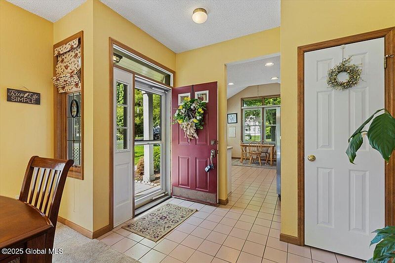 3rd image of 10 Malibu Hill