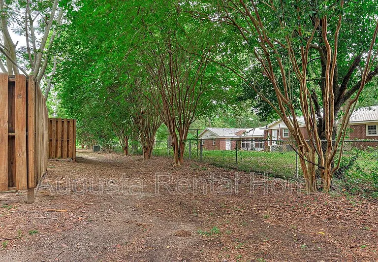 111 Kelly Dr SW — Photo 31