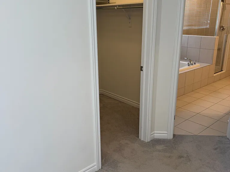 166 Auckland Dr — Photo 34