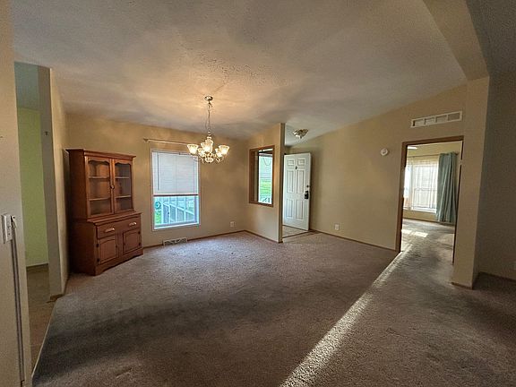 5th image of 2250 Sunrise Dr
