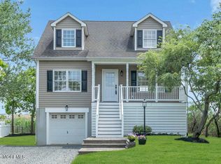 27 Main St, Port Monmouth, NJ 07758