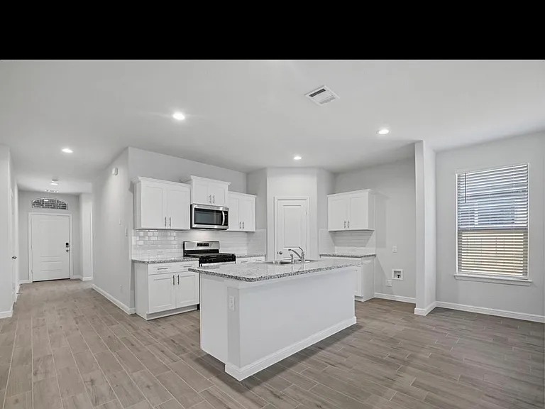 8556 Arthur Valley Ln — Photo 2