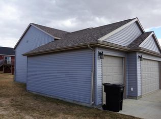 2600 Prairie Oak Dr, Dickinson, ND 58601