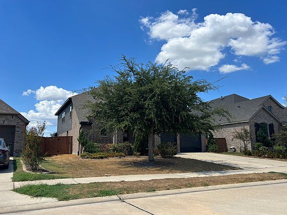 3rd image of 11034 Dumbreck Dr