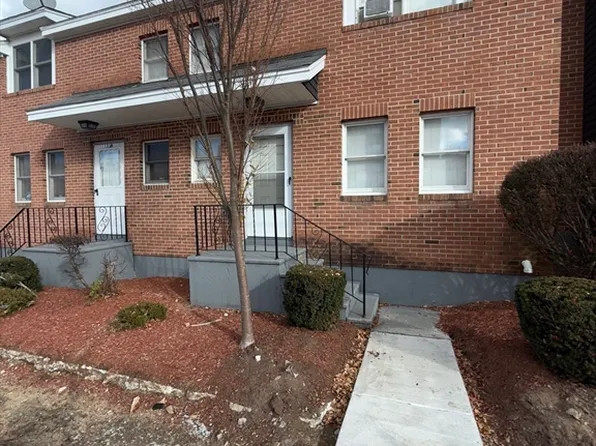 131-131A Lawrence St #40, Lawrence, MA 01841