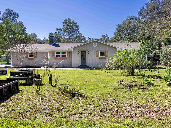 3rd image of 445 Merritt Ln