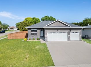 4606 Gloria St, Cedar Falls, IA 50613