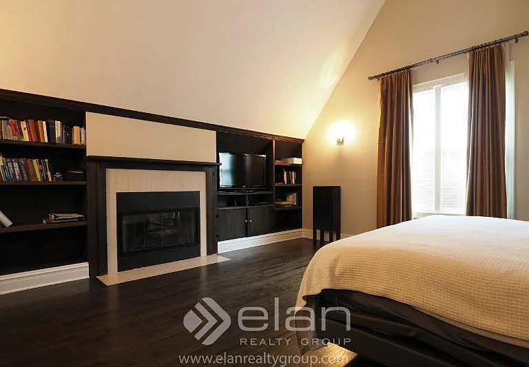1851 W Larchmont Ave — Photo 20