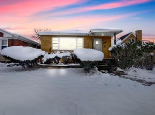 5265 W Devon Ave, Chicago, IL 60646