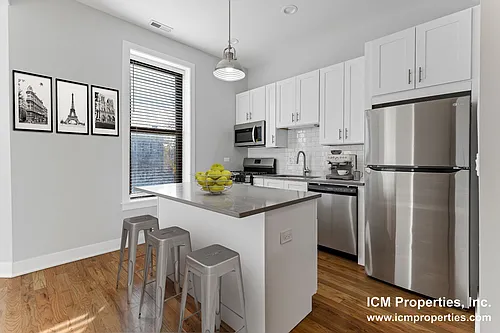 344 W Dickens Ave #1 Photo 1